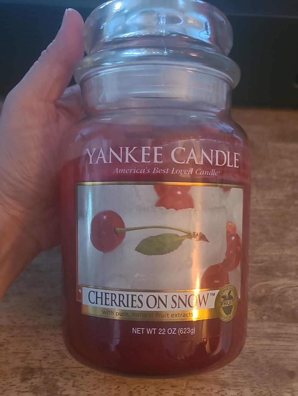 Yankee Candle Cherries on Snow preburned Retired White Label 22 Oz Jar